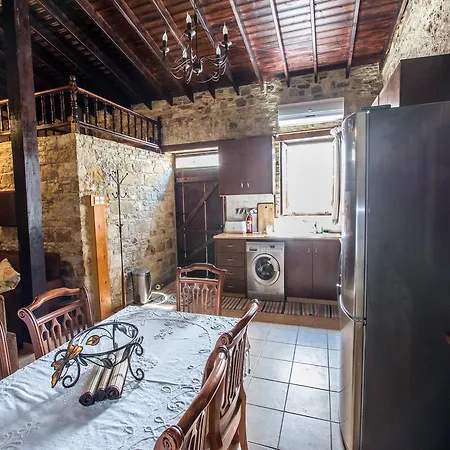 Country house Yorkis Village House *